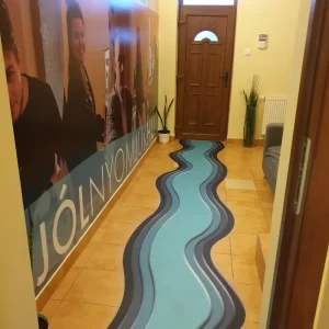 Nyomtatott padlómatrica az irodában